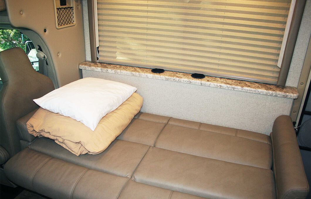 Class C Motorhome-XLarge (C-XLarge), , hi-res image number 15